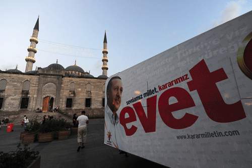 C_PG-A-caravan-on-which-reads-the-campaign-for-the-referendum-of-proposed-new-constitunial-changes