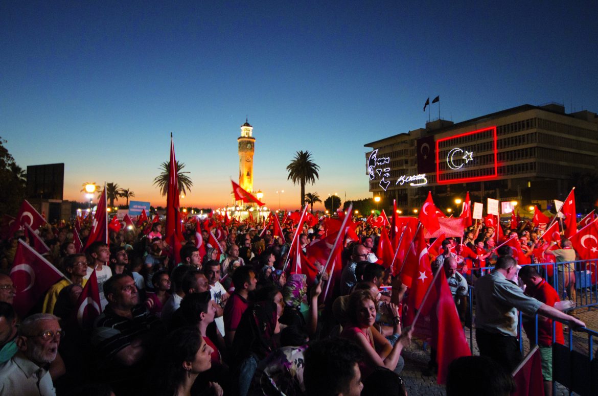 Turkey: President Erdogan’s supporters rally in Izmir
